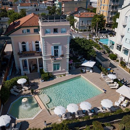 Appartamenti Diffusi Di Villa Fiorita Con Accesso Alle Piscine Della Struttura Principale Cattolica Exterior foto