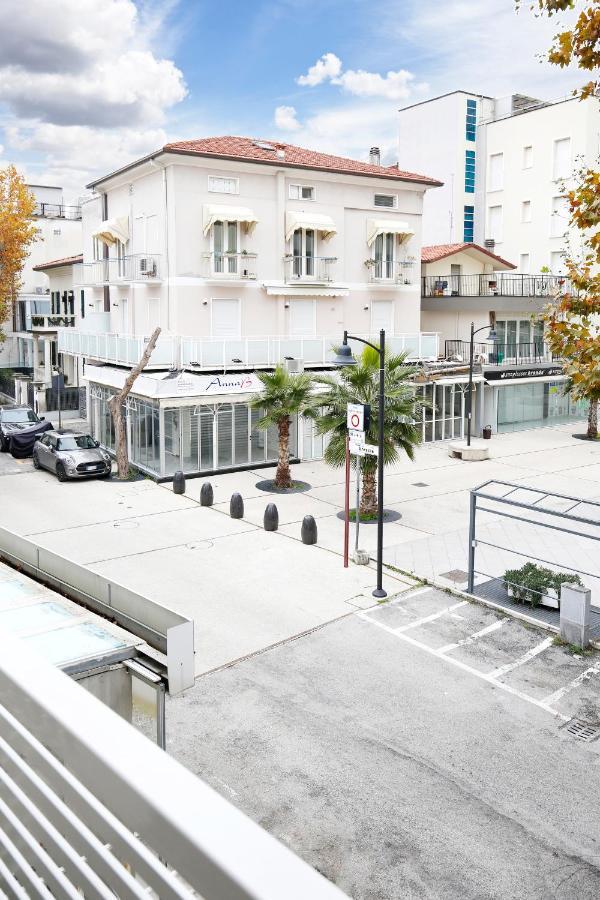 Appartamenti Diffusi Di Villa Fiorita Con Accesso Alle Piscine Della Struttura Principale Cattolica Exterior foto